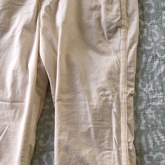 5/$25🚨LAST CHANCE🚨 GAP size 14 Khaki pants - Picture 2 of 5